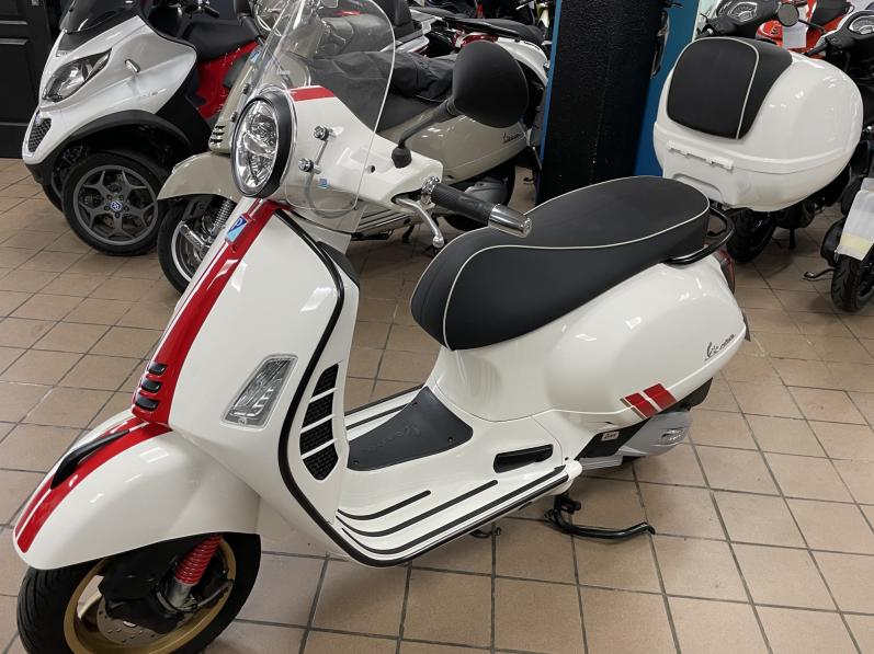 VESPA GTS 125IE ABS RACING SIXTIES