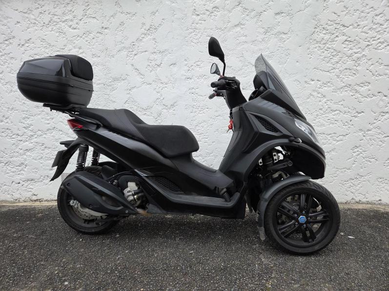 PIAGGIO MP3 300 HPE ABS ASR  DEEP BLACK EURO5